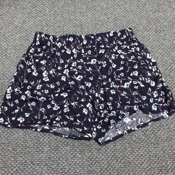 Floral shorts - Picture 1 of 2